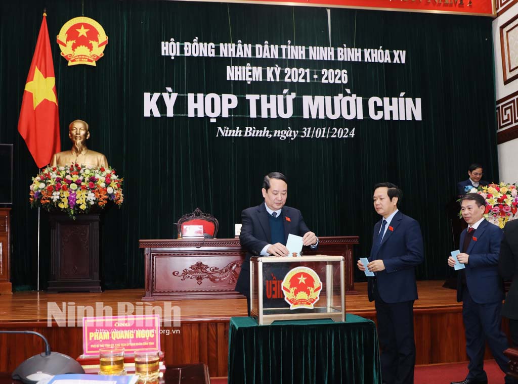 Khai mạc kỳ họp thứ 19 HĐND tỉnh khóa XV