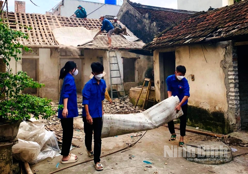 Hoa Lư Lan tỏa hình ảnh áo xanh tình nguyện vì cuộc sống cộng đồng