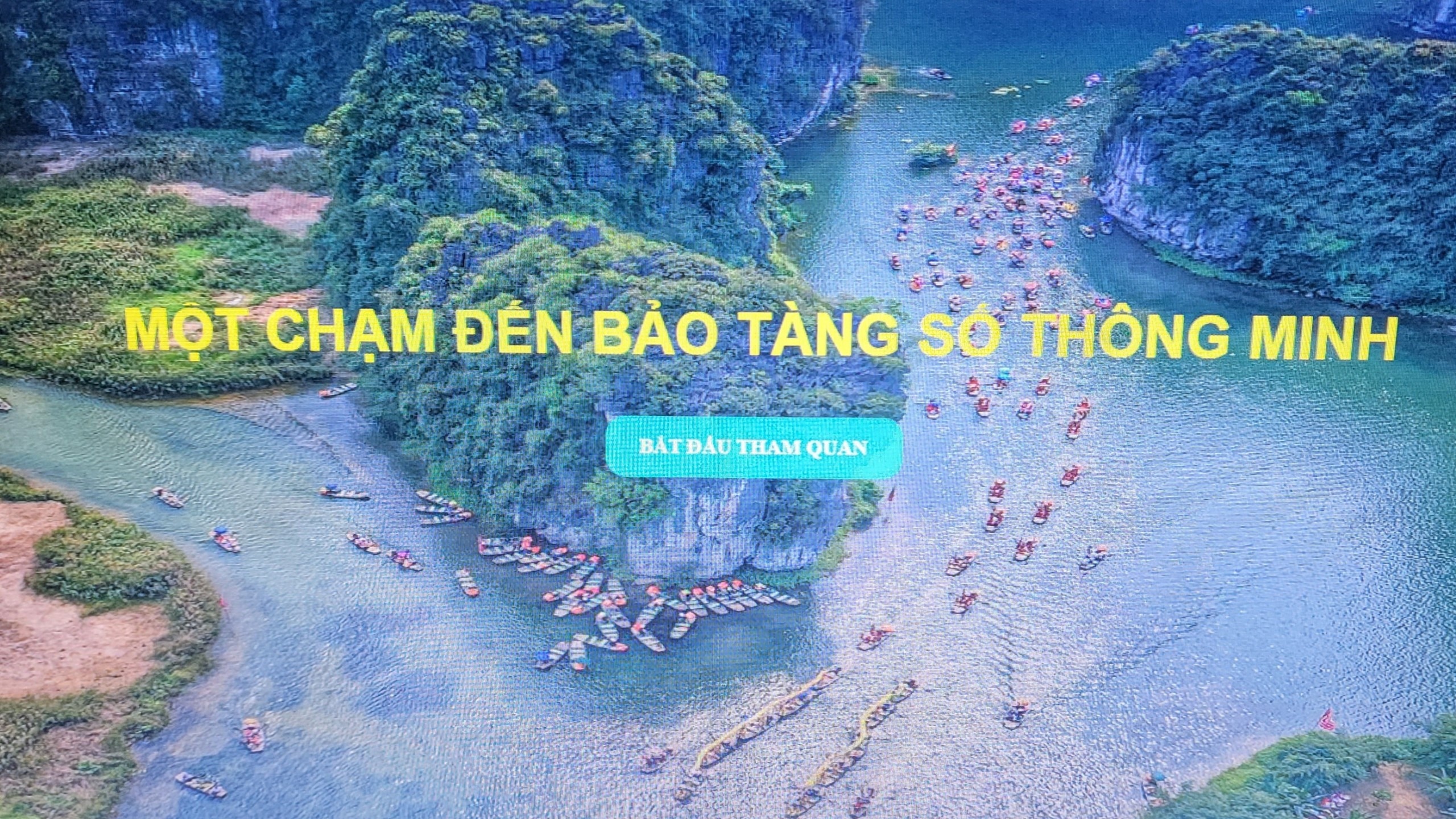 Ngồi nhà tham quan bảo tàng