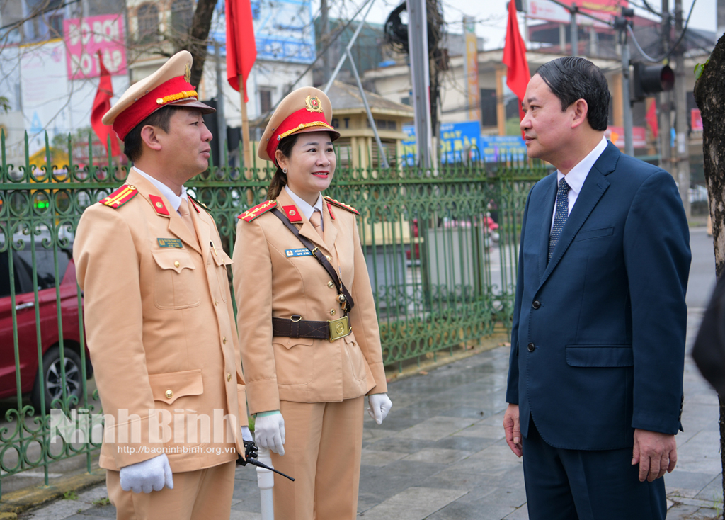 Các đồng chí lãnh đạo tỉnh thăm chúc Tết các đơn vị nhân dịp Tết Nguyên đán Giáp Thìn