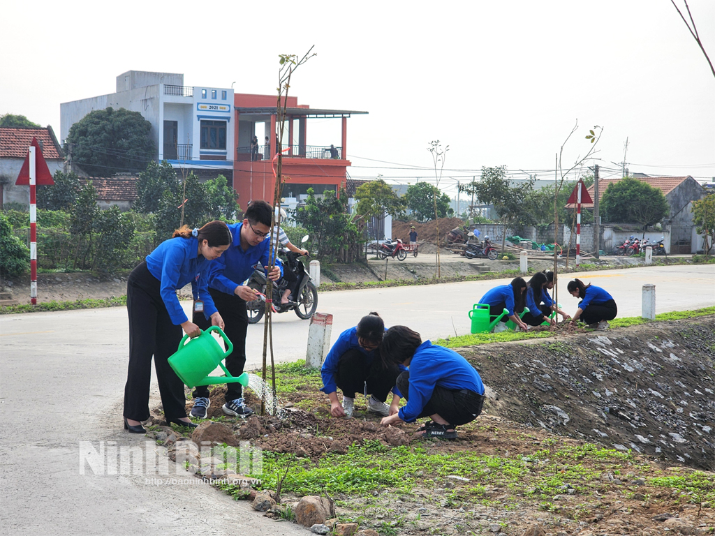 Les jeunes de Yen Khanh participent avec enthousiasme aux activités du Mois de la jeunesse