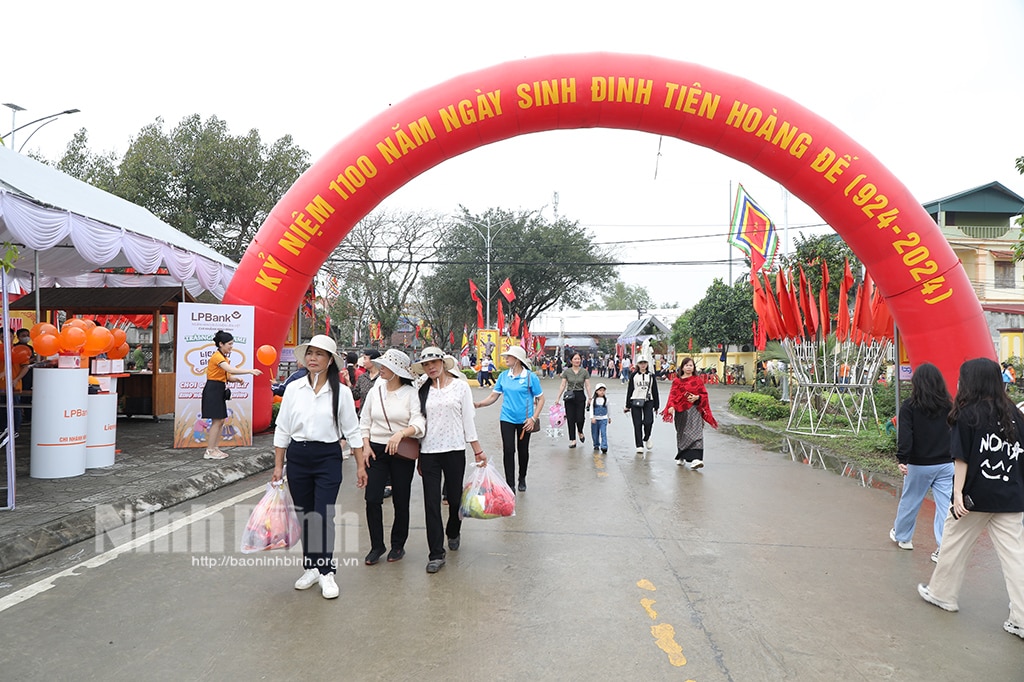 Tháng Ba về vùng đất sinh Vương sinh thánh