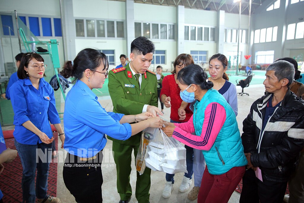 Mang yêu thương đến bệnh nhân có hoàn cảnh khó khăn