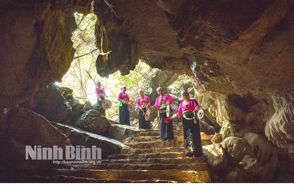 Sức hấp dẫn Mường tours động Thiên Hà