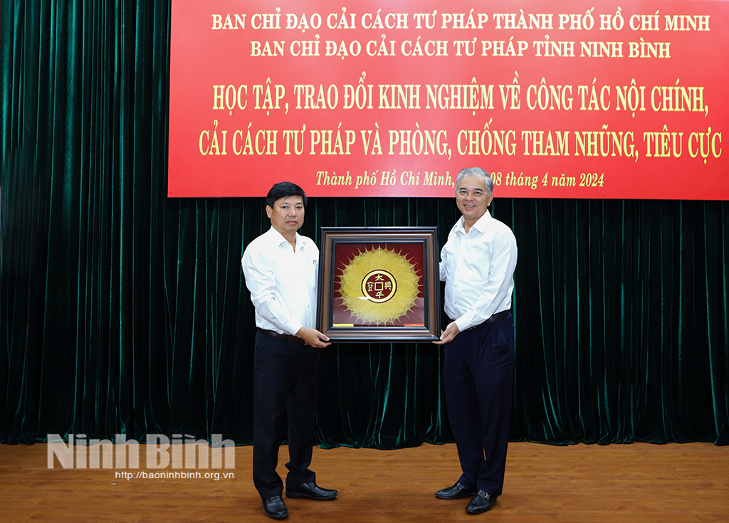 Ban Chỉ đạo Cải cách tư pháp tỉnh học tập trao đổi kinh nghiệm công tác tại một số tỉnh phía Nam