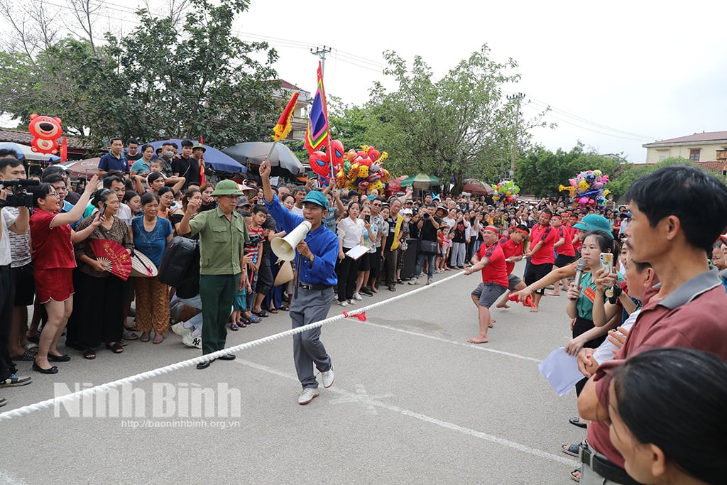 Rộn ràng các hoạt động văn hóa thể thao tại Lễ hội đền Thái Vi