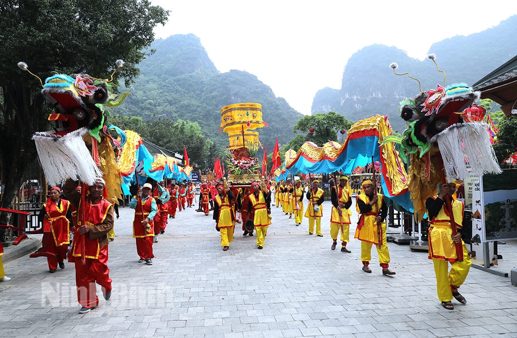 Lễ hội Tràng An năm 2024 Về miền di sản Tràng An