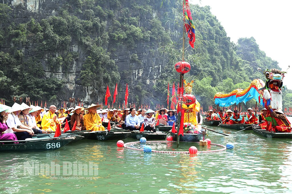 Lễ hội Tràng An năm 2024 Về miền di sản Tràng An