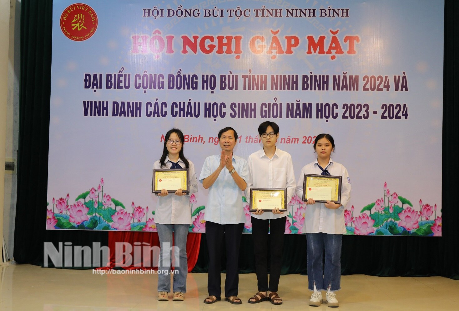 Dòng họ Bùi tỉnh Ninh Bình gặp mặt vinh danh khuyến học khuyến tài