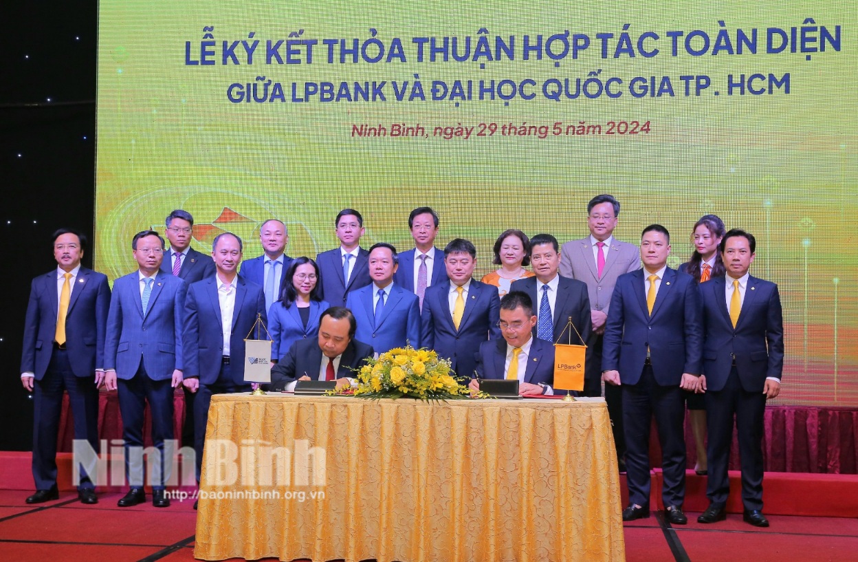 LPBank ký kết hợp tác toàn diện với Đại học Quốc gia Thành phố Hồ Chí Minh