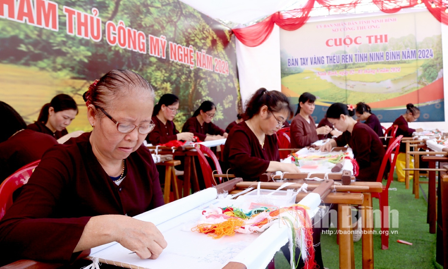 Khai mạc vòng chung khảo Cuộc thi Bàn tay vàng thêu ren năm 2024