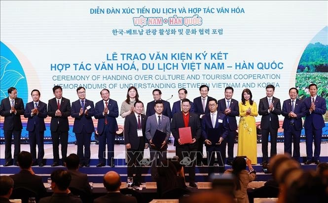 Thủ tướng Phạm Minh Chính dự Diễn đàn xúc tiến du lịch và hợp tác văn hóa Việt Nam Hàn Quốc