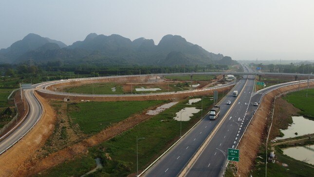 Thủ tướng nói mục tiêu 1.200 km cao tốc 'cán đích' năm 2025 ảnh 2