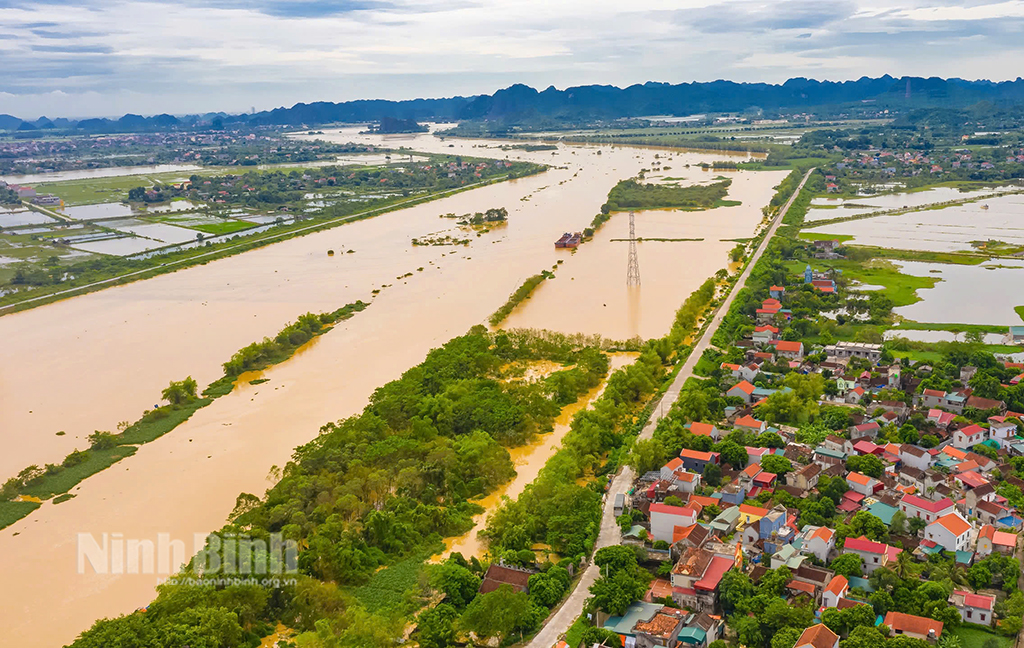 Cảnh báo lũ trên các sông tại Ninh Bình lên mức báo động 3