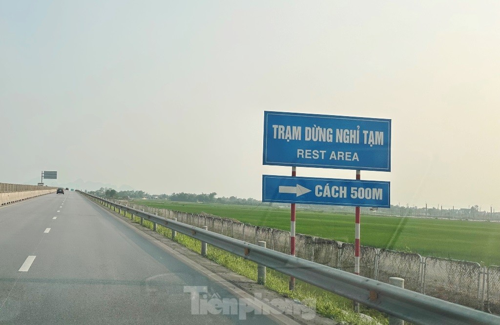 Cận cảnh 200 km cao tốc 'trắng' trạm nghỉ, cây xăng ảnh 8