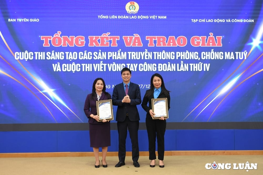 trao giai 2 cuoc thi viet ve cong nhan cong doan va nguoi lao dong hinh 2