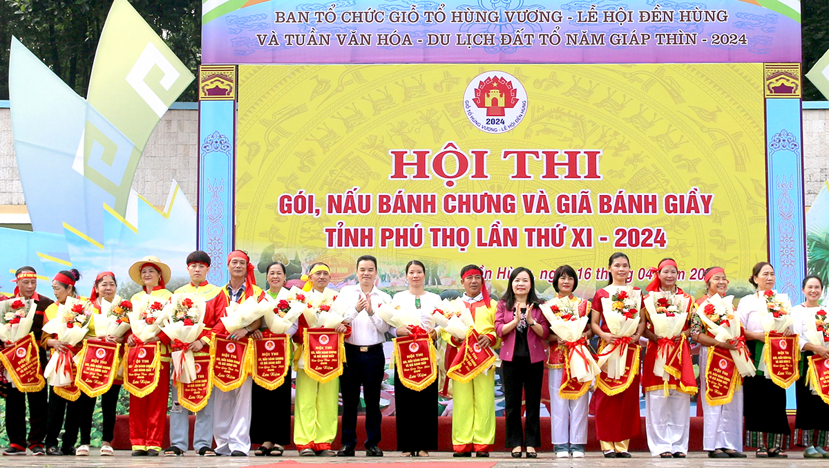 Hội thi “Gói, nấu bánh chưng và giã bánh giầy” tỉnh Phú Thọ lần thứ XI năm 2024