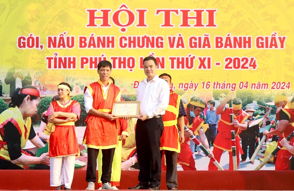 Hội thi “Gói, nấu bánh chưng và giã bánh giầy” tỉnh Phú Thọ lần thứ XI năm 2024