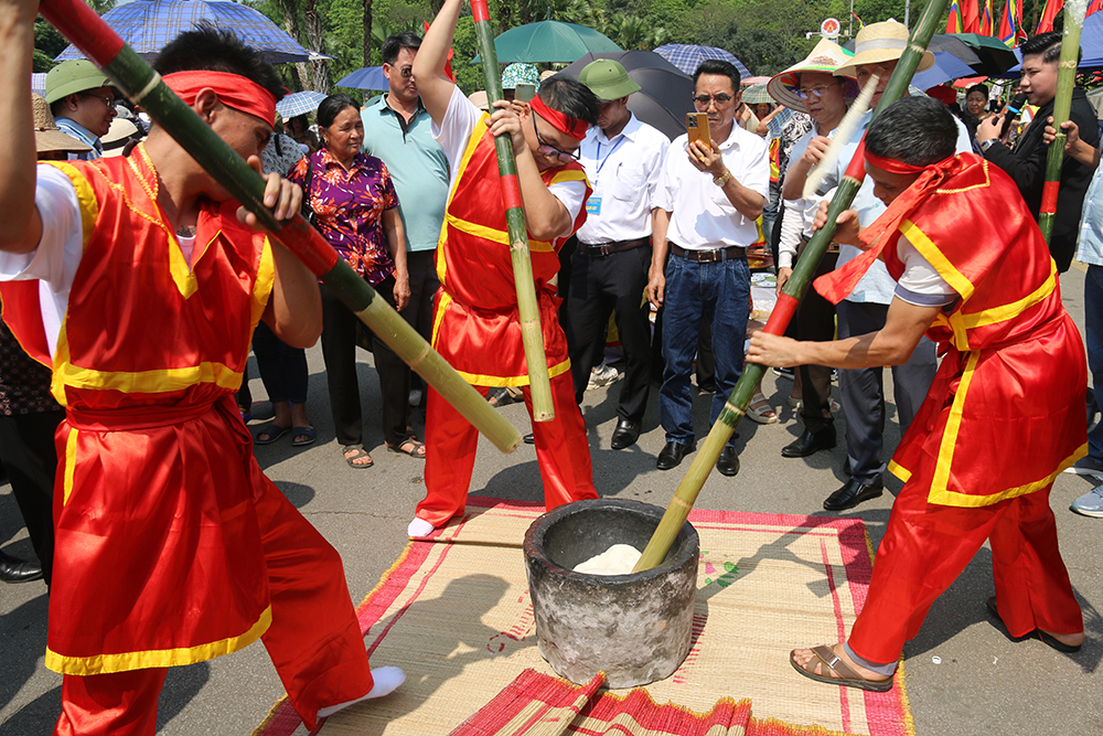 Hội thi “Gói, nấu bánh chưng và giã bánh giầy” tỉnh Phú Thọ lần thứ XI năm 2024