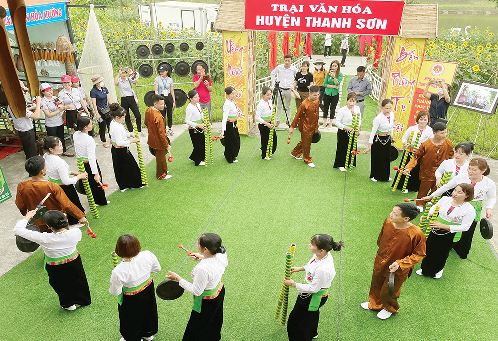 Đồng bào dân tộc thiểu số huyện Thanh Sơn: Đoàn kết phát triển kinh tế, giữ gìn, phát huy bản sắc văn hóa dân tộc