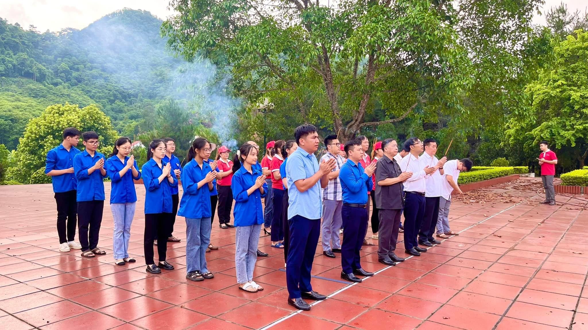 Tân Sơn tháng Bảy nghĩa tình