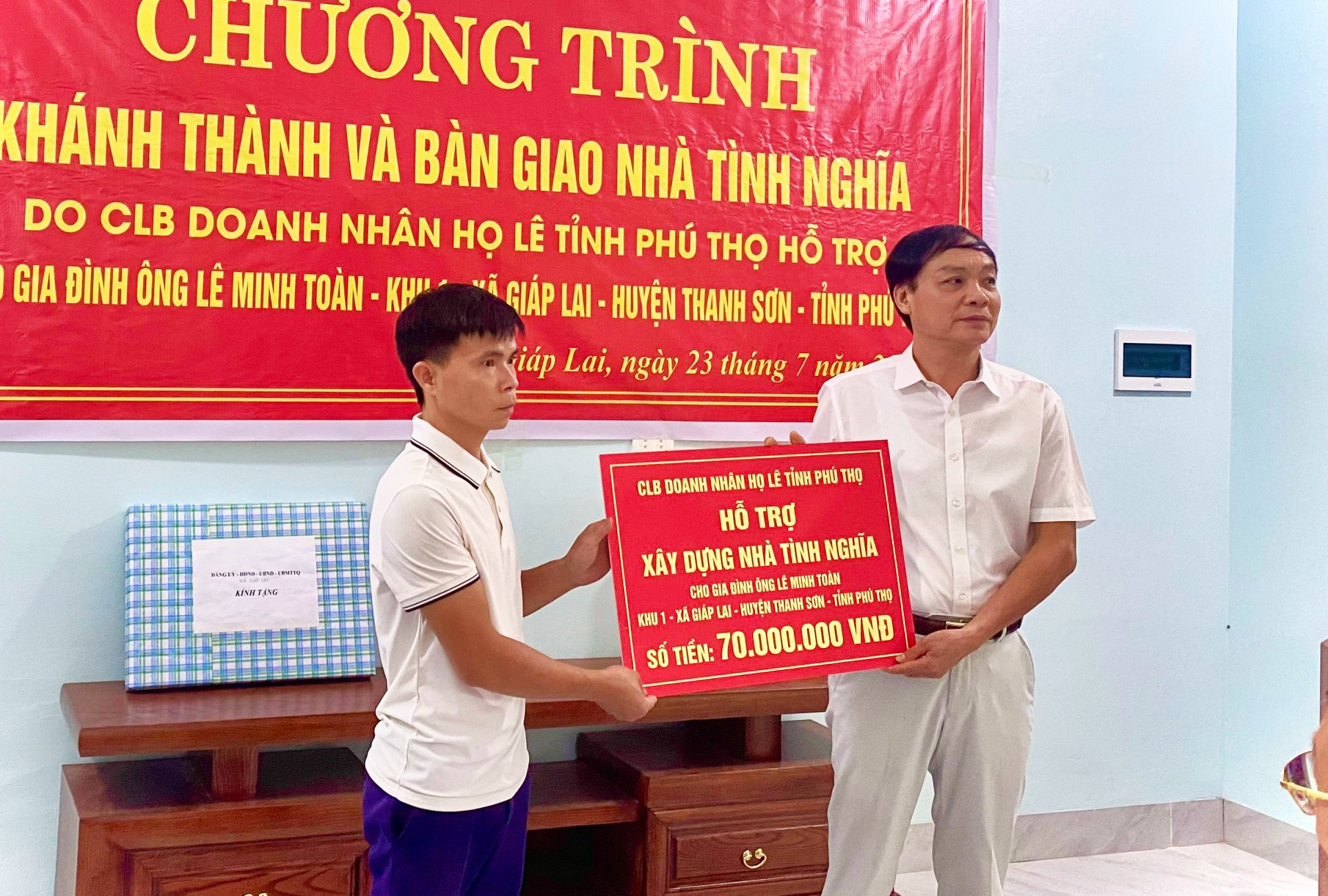 Bàn giao Nhà nhân đạo tại Thanh Sơn