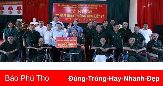 Thông tấn xã Việt Nam thăm, tặng quà tri ân các thương binh, bệnh binh tại Phú Thọ