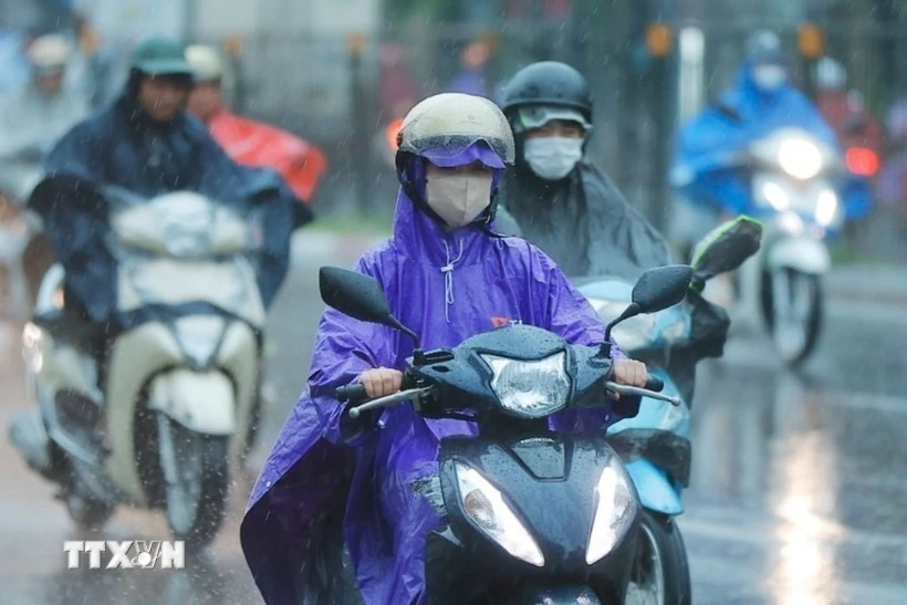 多くの地域で雨が降っており、北部、タインホア省、ゲアン省では鉄砲水に警戒している。