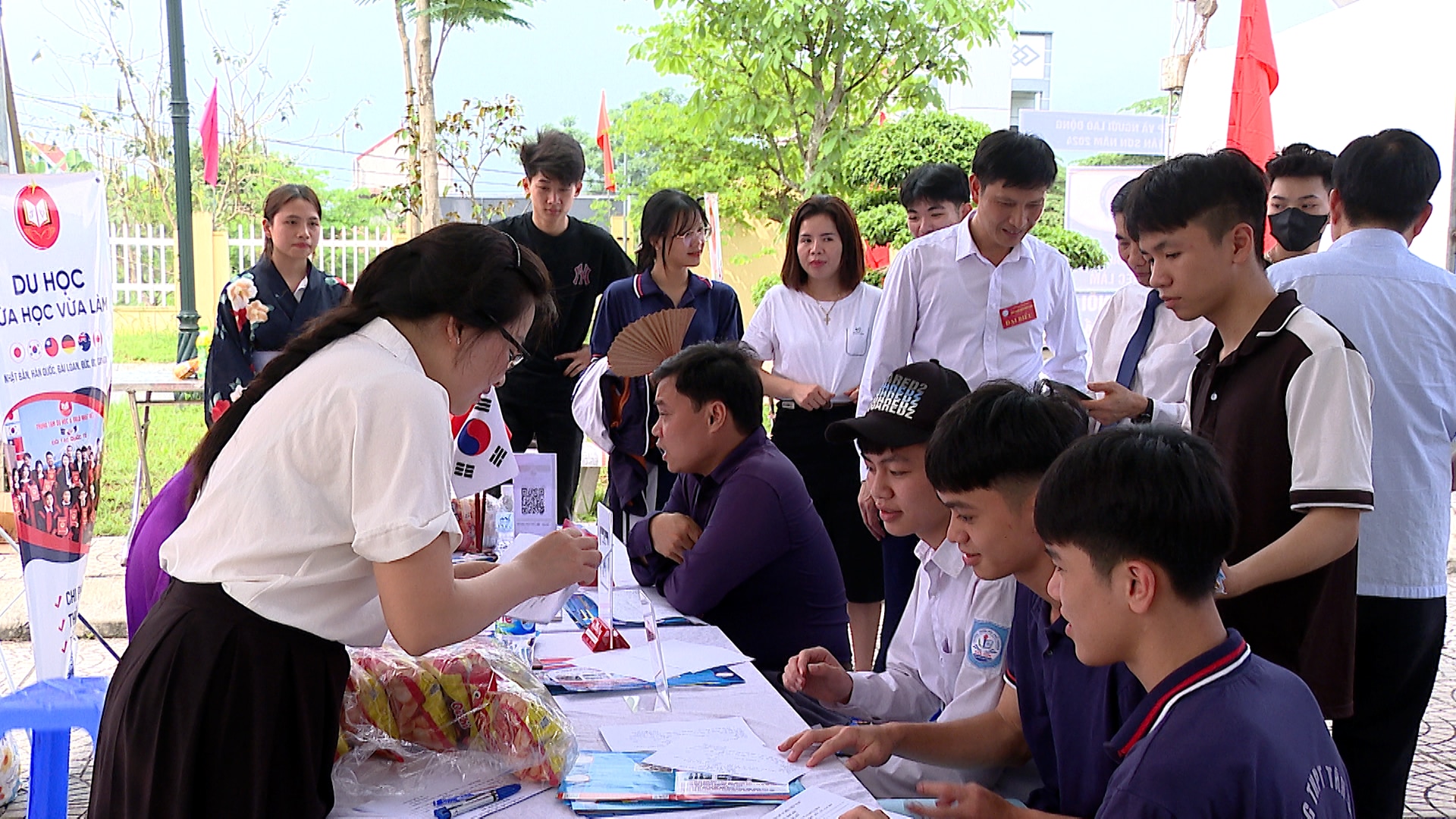 Lao động đi làm việc tại nước ngoài: Tích vốn, rèn nghề