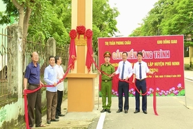 Phù Ninh khánh thành, gắn biển 12 công trình chào mừng kỷ niệm 25 năm ngày tái lập huyện