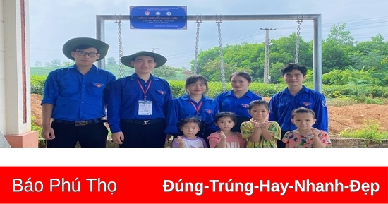 Trao tặng nhiều suất quà trong chương trình “Hè về Tam Thanh”