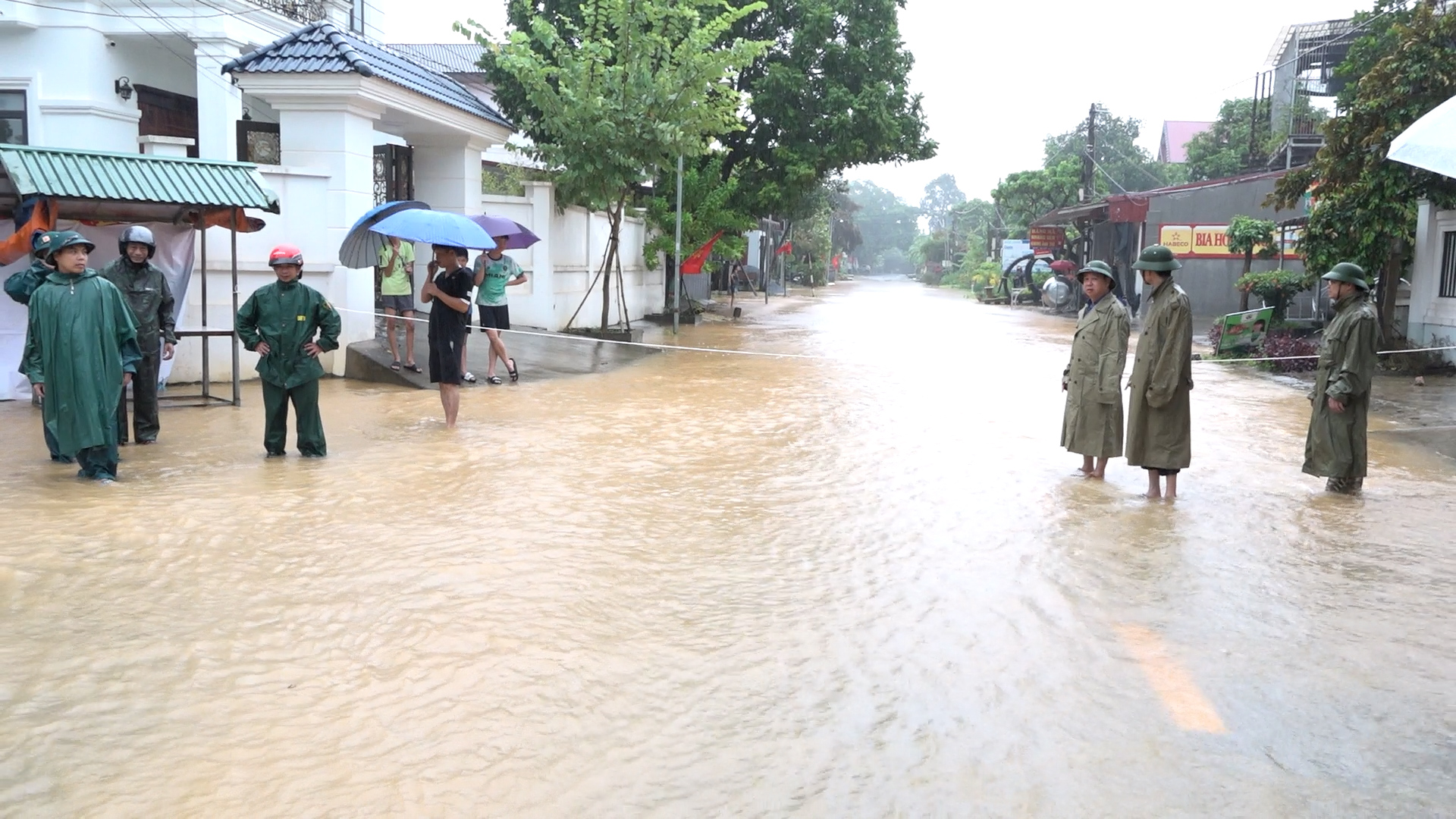 ท้องถิ่นต่างๆ มุ่งแก้ไขปัญหาหลังพายุลูกที่ 3