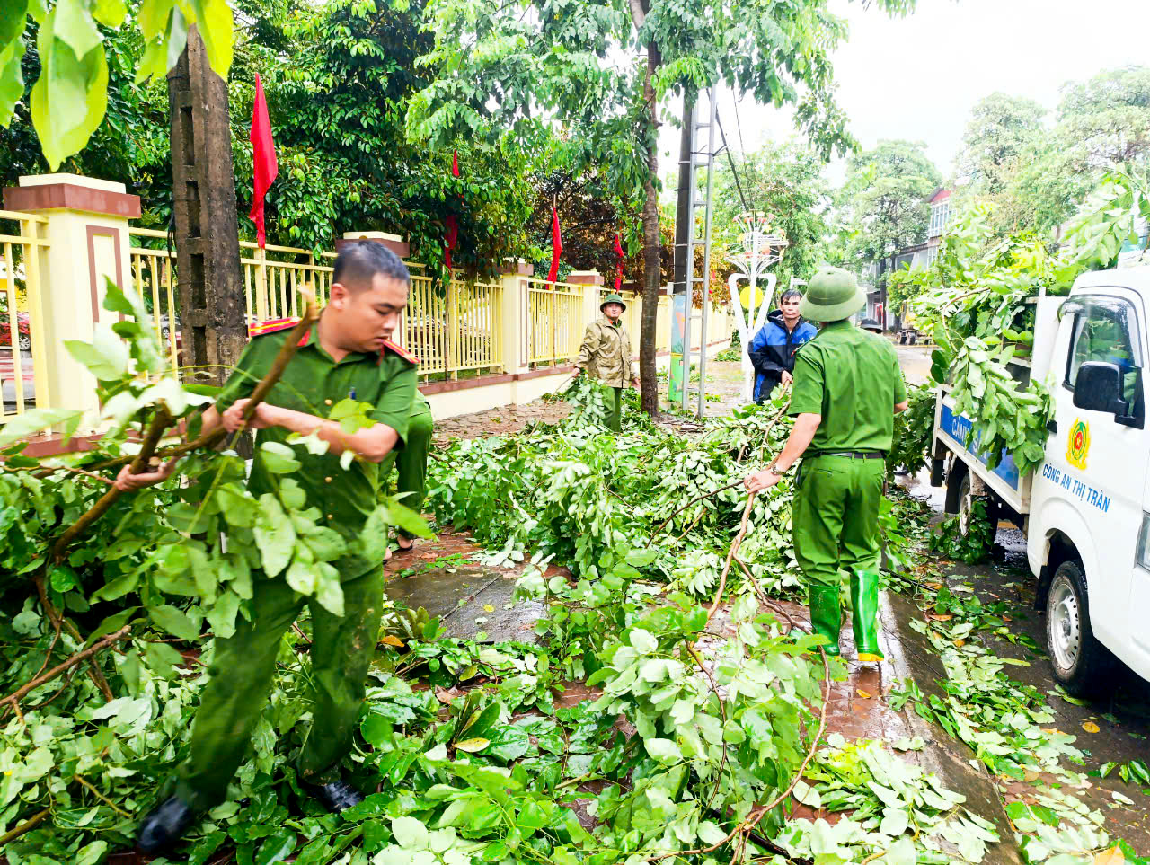 Dồn sức khắc phục hậu quả mưa bão