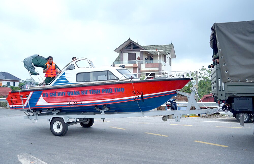 Phú Thọ tập trung khắc phục sự cố cầu Phong Châu và ứng phó với mưa lũ, sạt lở đất