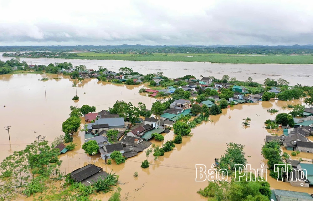 Hạ Hoà: Nhiều địa phương ngập trong biển nước