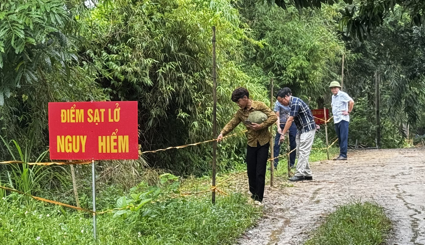 Ứng phó với sạt lở đất: Phòng hơn chống