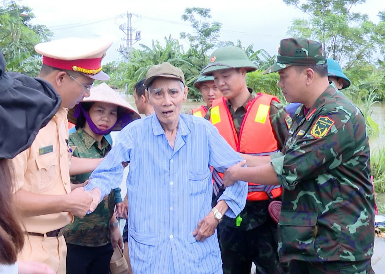 Phù Ninh khẩn trương khắc phục hậu quả bão lũ