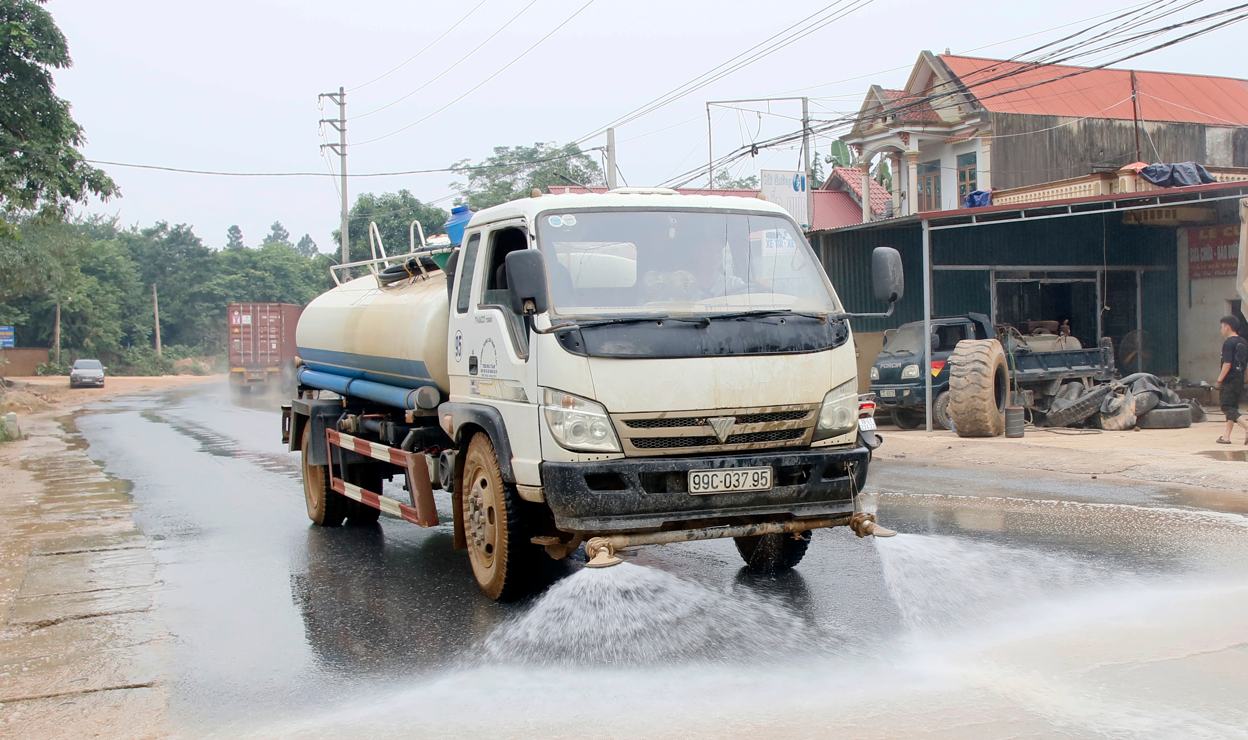 Khắc phục ô nhiễm môi trường ở Thạch Khoán