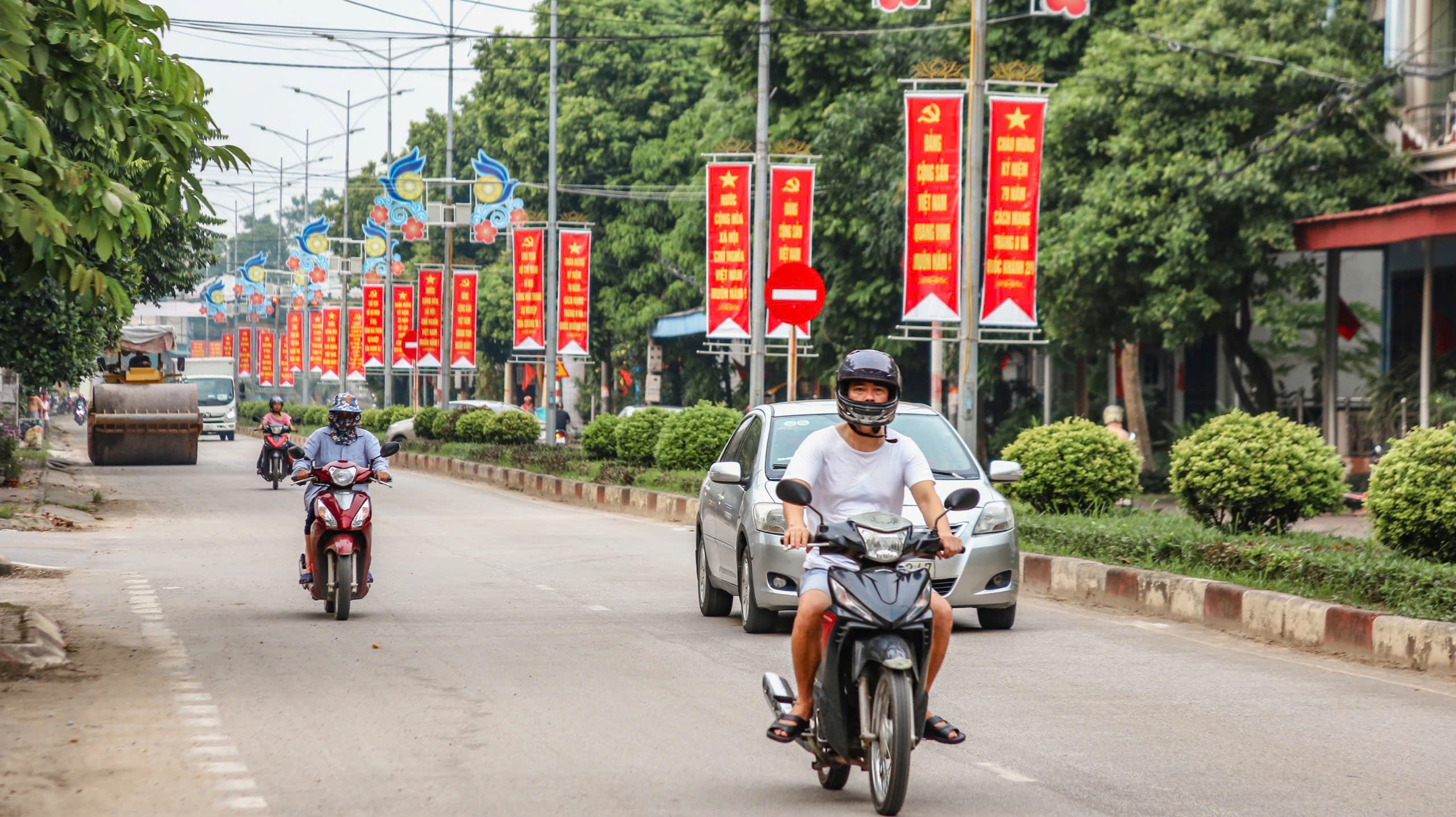 Rực rỡ cờ sao chào mừng Tết Độc lập