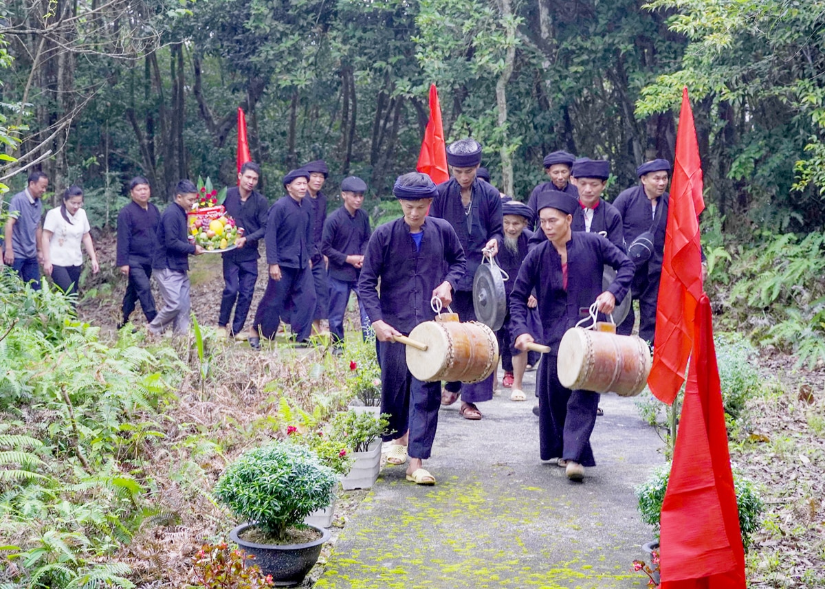 Người La Chí ở Bản Díu bảo tồn văn hóa truyền thống