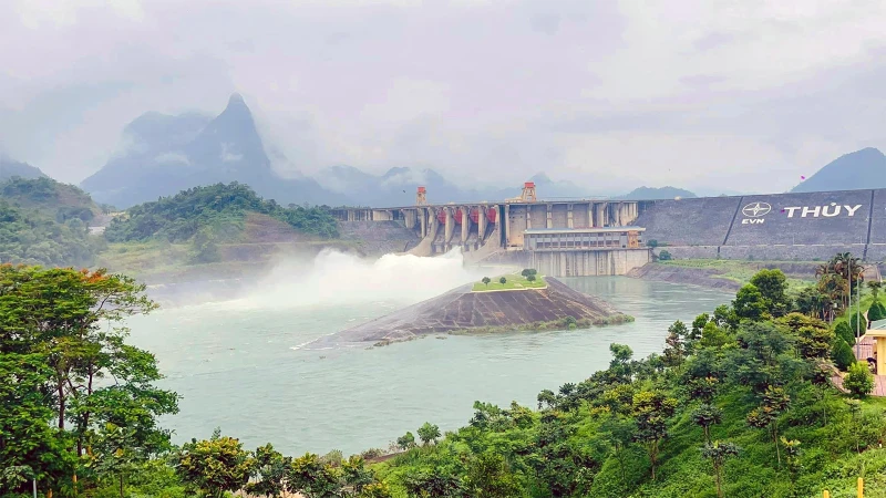 Chủ động phương án đảm bảo an toàn hạ du khi hồ thủy điện Tuyên Quang xả lũ