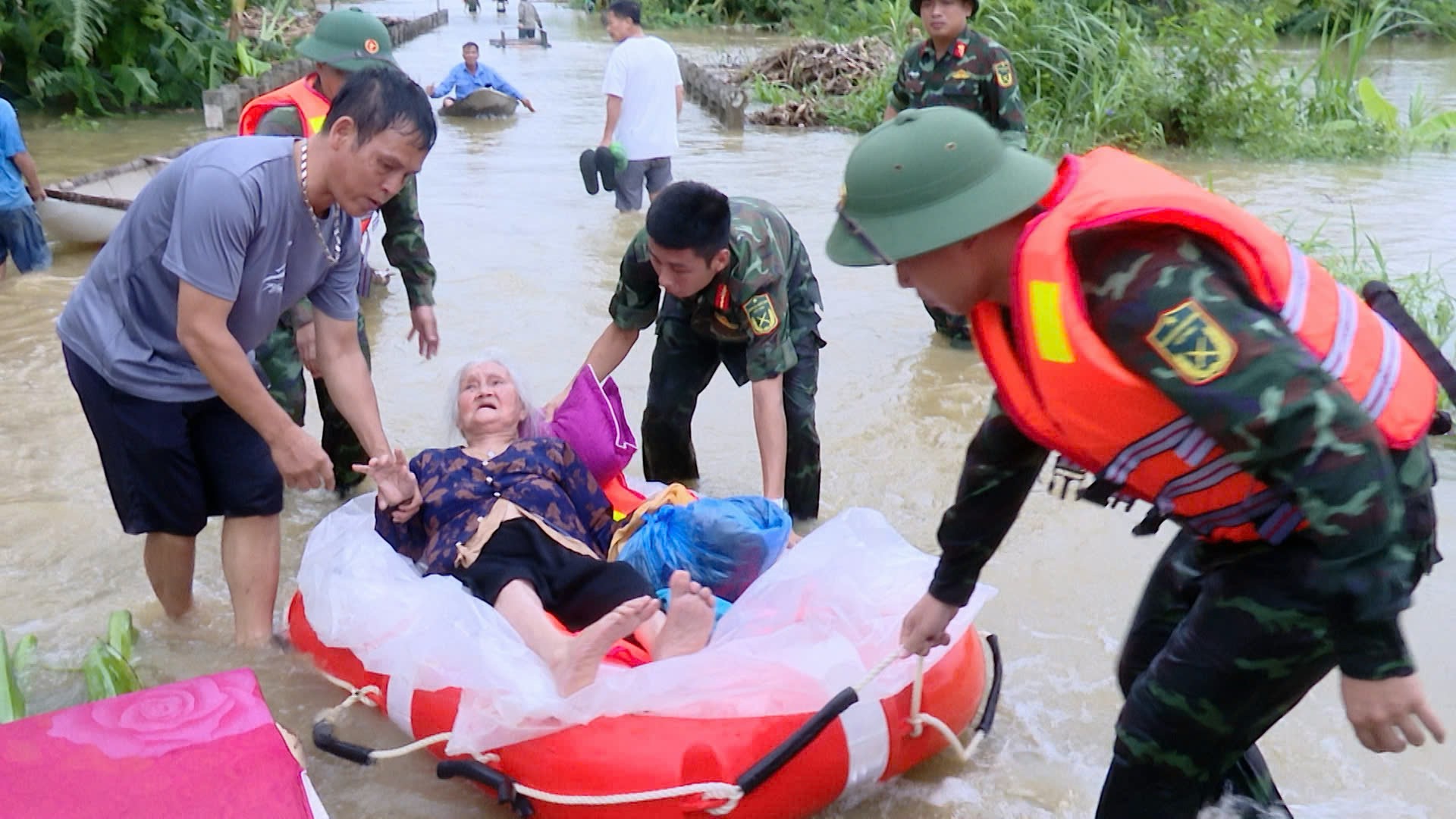 Phù Ninh khẩn trương khắc phục hậu quả bão lũ