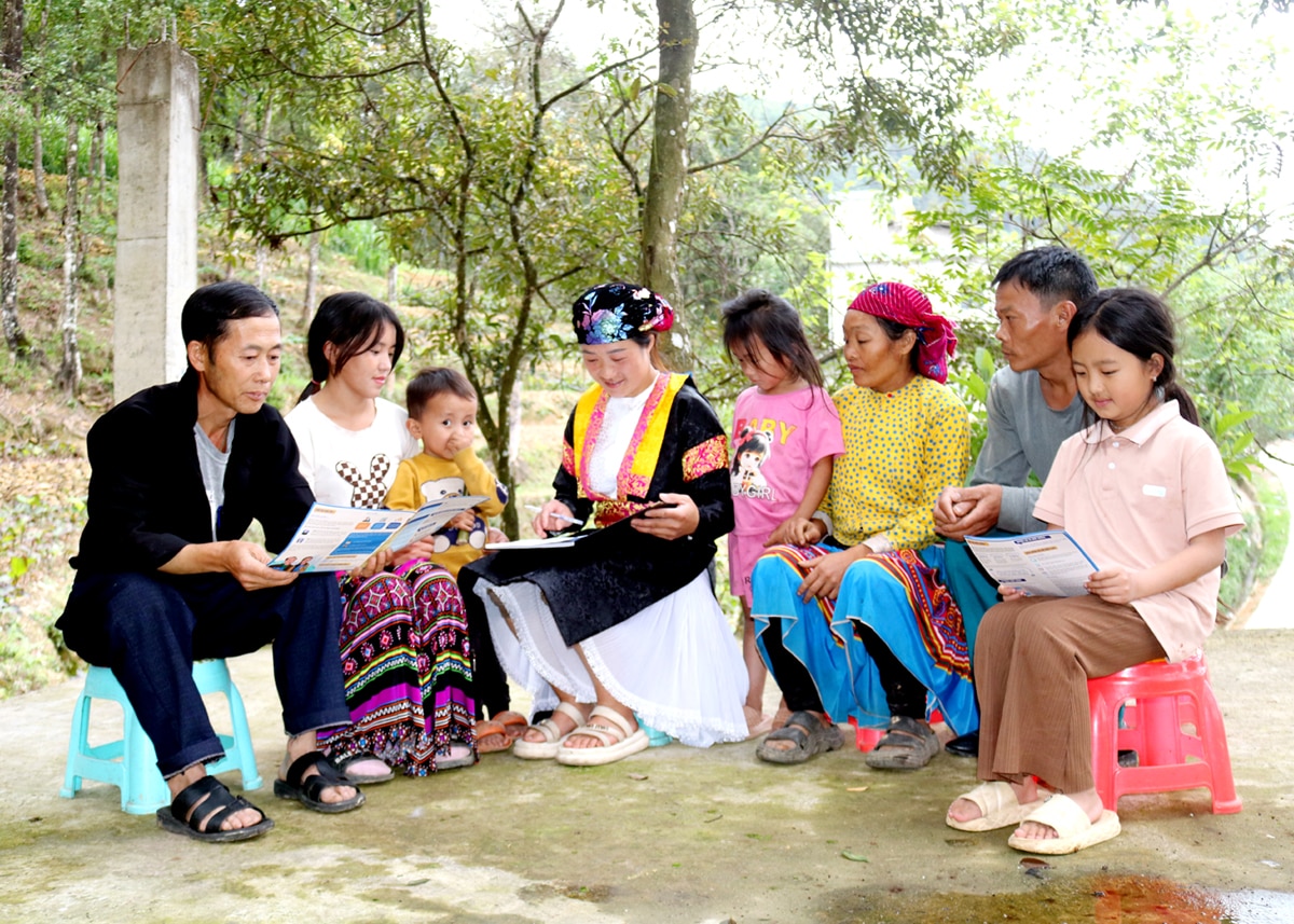 Giang Thi Cho - A typical female secretary of the Mong village party cell