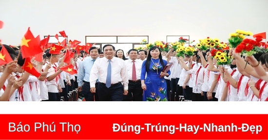 Bí thư Tỉnh ủy Bùi Minh Châu dự Lễ khai giảng tại Trường THCS Văn Lang