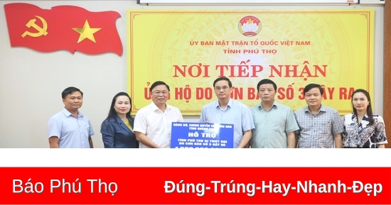 Chung sức cứu trợ Nhân dân vùng lũ