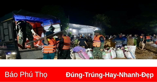 Đoan Hùng trắng đêm đắp đê chống lũ