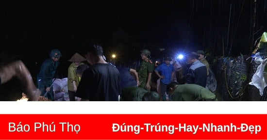 Hàng chục hộ dân phải di dời do nước lũ