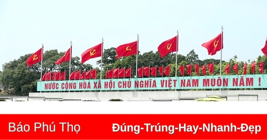 Hàng nghìn người dân vào lăng viếng Bác dịp lễ Quốc khánh