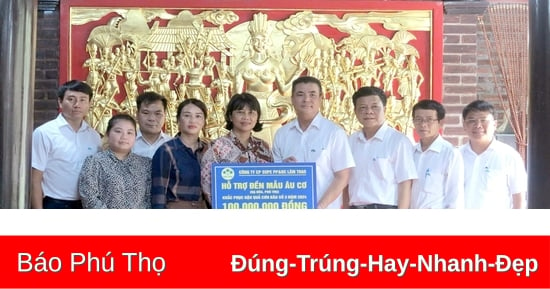 Trao 100 triệu đồng hỗ trợ Khu di tích Đền Mẫu Âu Cơ khắc phục hậu quả cơn bão số 3