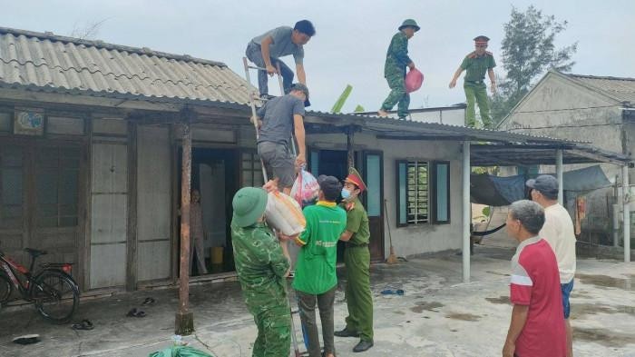 Các tỉnh miền Trung lên phương án sơ tán dân, kêu gọi tàu thuyền tránh bão Trà Mi